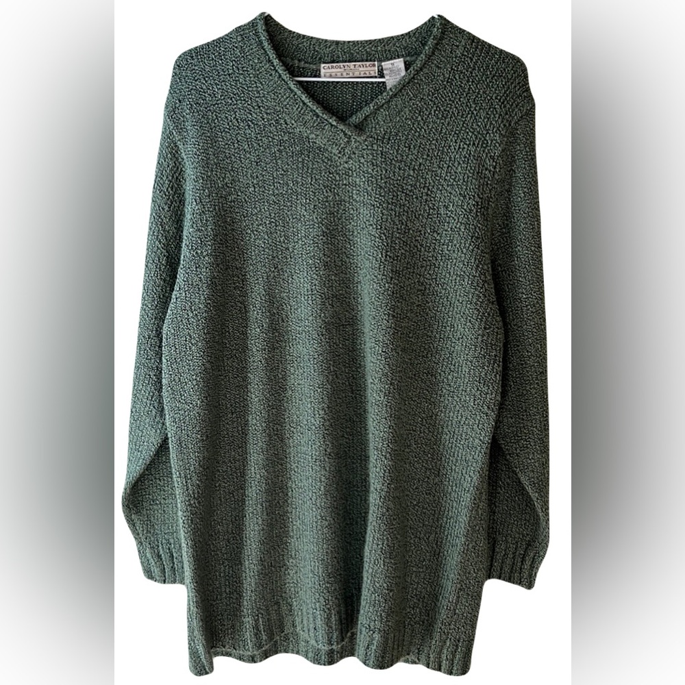 Beautiful & in Good Condition Women’s Carolyn Taylor Essentials Sweater Size: 1X